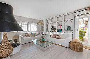 Penthouse in the center of Palma living room