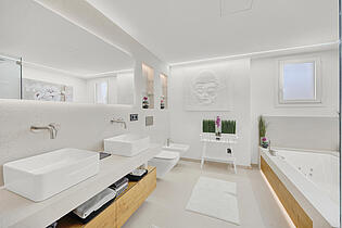 Master bathroom en suite