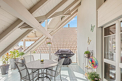 KZO00073H Naturnah, gepflegt und grosszügig - 5.5 Zimmer Familienwohnung - gedeckte Terrasse