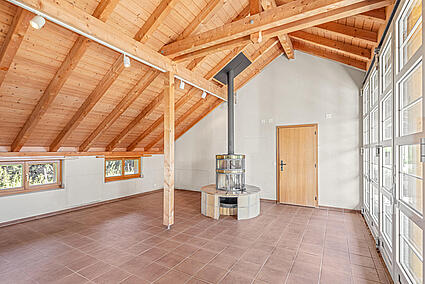KZO00075A Natur pur - 4.5 Zimmer Einfamilienhaus mit Scheune und Grasland - Wintergarten