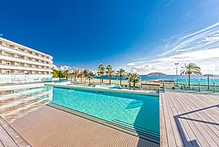 Waterfront apartments in Magaluf for sale in Mallorca
