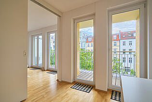 Balkon über gesamte Front
