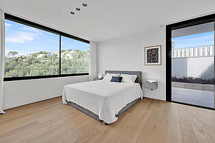 2nd master bedroom 2
