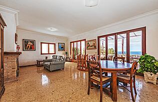 Beach house in Port des Canonge living-/ dining room