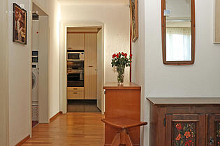 KZO00035 4.5 Zimmer Etagenwohung in Illnau - Gang