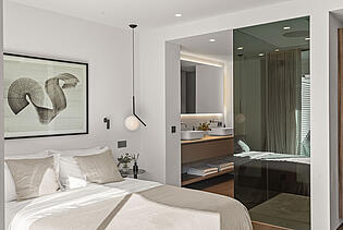 Master bathroom 4