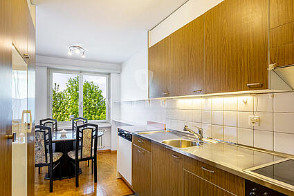 KZO00060 3.5 Zimmer Etagenwohnung in Zell - Küche
