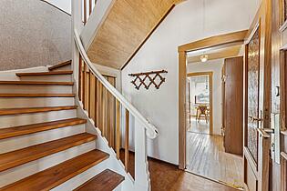 Flur mit Treppe