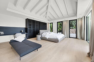 Master bedroom in a villa for sale in Costa den Blanes