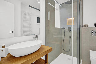 Modern Bathroom