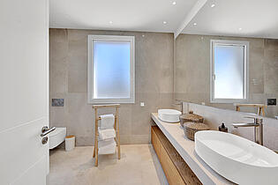 Bathroom en suite master bedroom house Sol de Mallorca 2