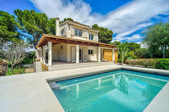 1. Villa with pool 1. Villa with pool