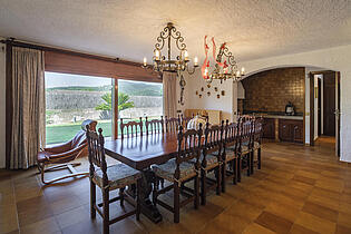 Comedor Bodega con acceso directo a jardín
