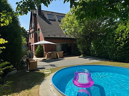 Pool mit Rückseitea-a38c51848f9c