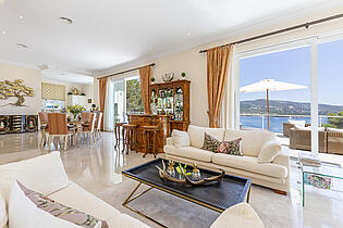 6. Living room in a villa for sale KPO01211