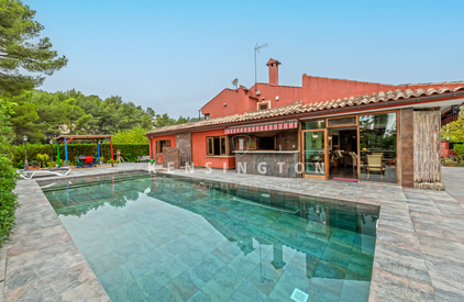 Villa in Esporles with garden and pool 