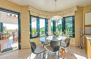 Villa in Palma dining area