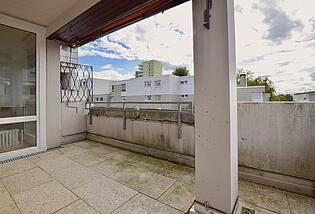 Überdachter Balkon