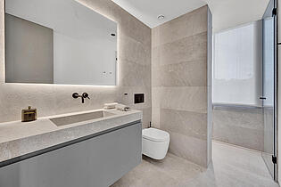 2nd Suit bathroom