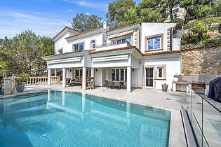 Sea view villa for sale in Costa den Blanes