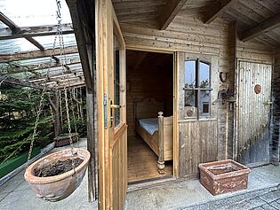 Romantisches Gästezimmer im Gartenhaus 