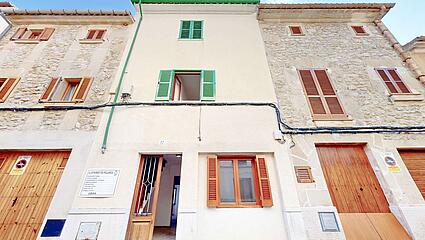 Townhouse-with-project-in-Pollensa-with-patio-and-terrace--07312025_063509