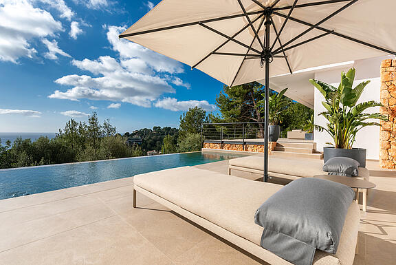 Villa Genova Pool with sea views Villa Genova Pool with sea views