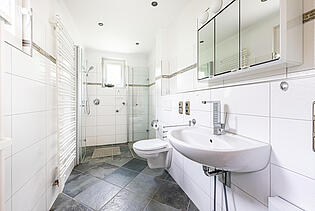 Badezimmer im Erdgeschoss