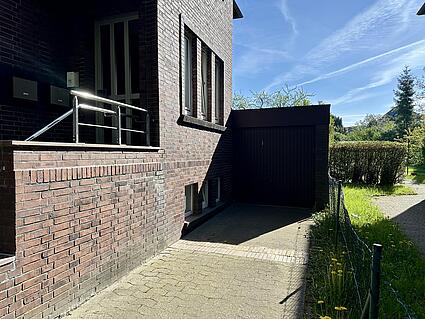Garage / Auffahrt 