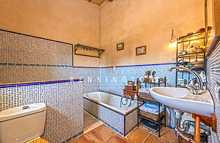 Finca Sencelles, Mallorca - bathroom