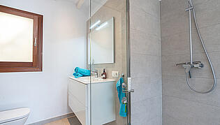 Bathroom I (en suite)