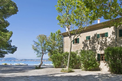 VERKAUFT Puerto Pollensa historische Villa am Strand