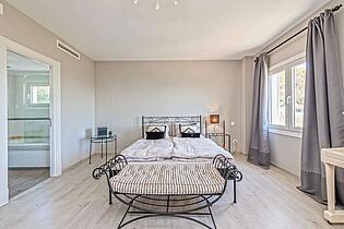Bedroom II (ground floor)