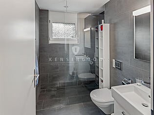 KZO00070J Traumhafte Gartenwohnung im Minergie Standard in Seenähe - Dusche WC