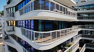 Großer Balkon auf der Sonnenseite
