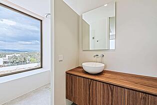 Bathroom 2nd floor