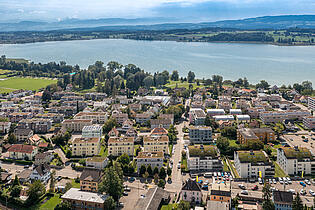 KZO00052 Gartenwohnung der Extraklasse in Pfäffikon ZH - Umgebung