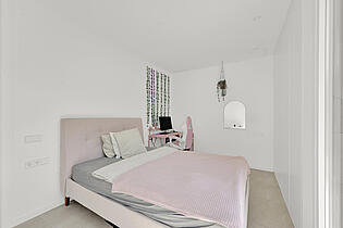 Bedroom in a villa KPO01732
