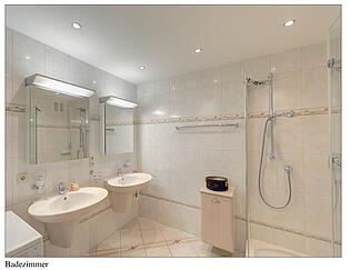 Größzügiges Badezimmer