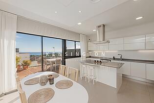 Eat-in kitchen