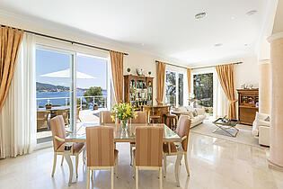 7. Dining room in a frontline villa