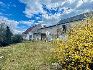 Innenhof/ Blick zum Haus