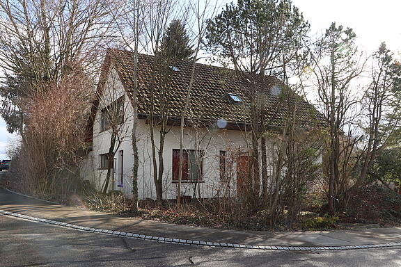 KZO00036 Renovationsobjekt: 5.5 Zimmer Einfamilienhaus in Mönchaltorf KZO00036 Renovationsobjekt: 5.5 Zimmer Einfamilienhaus in Mönchaltorf