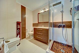 7. Bathroom in apartment for sale Palmanova 