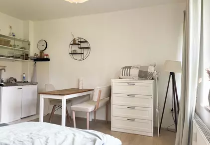 KSH_387_Zimmer mit Küchenzeile