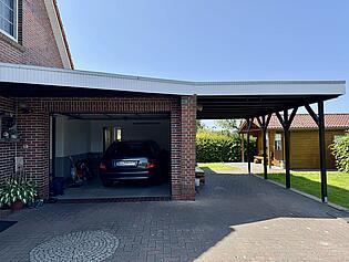 Garage / Carport