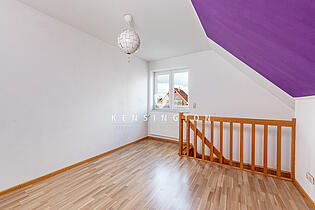 ELW - Zimmer im DG mit Zugang zum EG