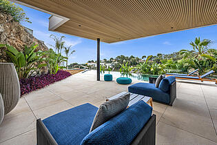 Pool lounge 2