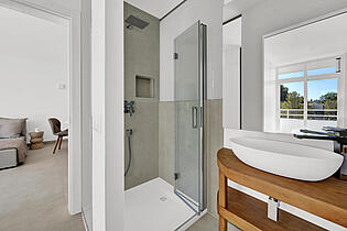 Open and bright Bathroom