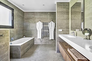 Bathroom in a villa for sale KPO01720